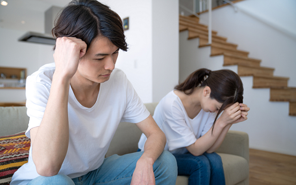 Mẹ vợ và con rể không nhìn mặt chỉ vì đôi giày - Ảnh 1. Mẹ vợ và con rể không nhìn mặt chỉ vì đôi giày - Ảnh 1.