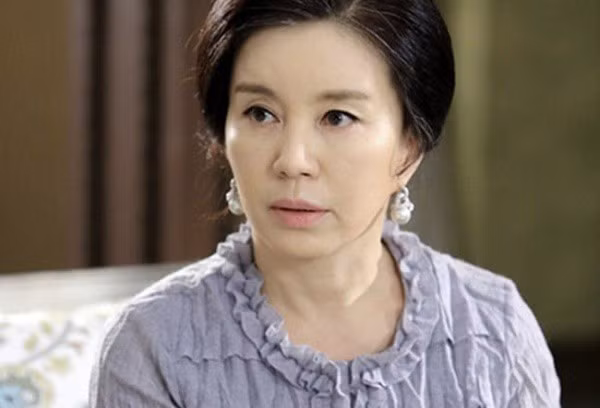 Mẹ vợ và con rể không nhìn mặt chỉ vì đôi giày - Ảnh 2.