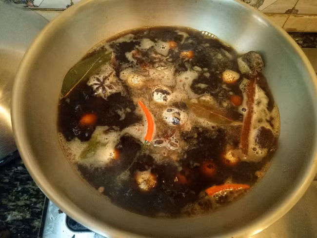 Cách luộc trứng cầu kỳ, nhưng thử ăn một lần rồi thì mê mẩn