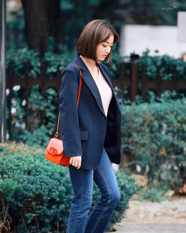 Sao Hàn hoá ra cũng có style công sở cực đỉnh mà nàng nào cũng nên hóng để nâng level mặc đẹp khi đi làm - Ảnh 7. Sao Hàn hoá ra cũng có style công sở cực đỉnh mà nàng nào cũng nên hóng để nâng level mặc đẹp khi đi làm - Ảnh 7.