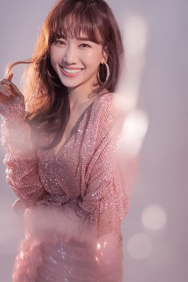 Cười bể bụng với màn hướng dẫn make up “một mất một còn” của Hari Won ảnh 11 Cười bể bụng với màn hướng dẫn make up kiểu Hàn Quốc một mất một còn của Hari Won-11