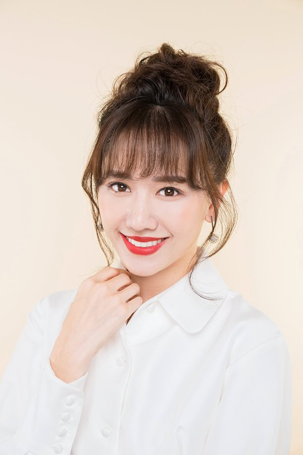 Cười bể bụng với màn hướng dẫn make up “một mất một còn” của Hari Won ảnh 8 Cười bể bụng với màn hướng dẫn make up kiểu Hàn Quốc một mất một còn của Hari Won-8