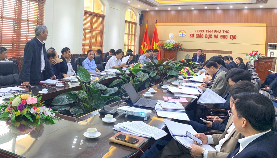 Đại biểu đóng góp ý kiến tại Hội thảo. Đại biểu đóng góp ý kiến tại Hội thảo.