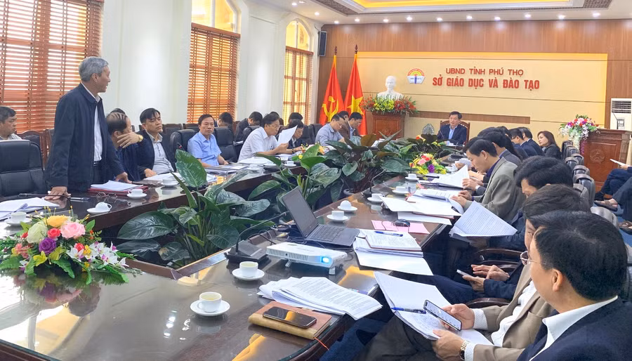 Đại biểu đóng góp ý kiến tại Hội thảo.