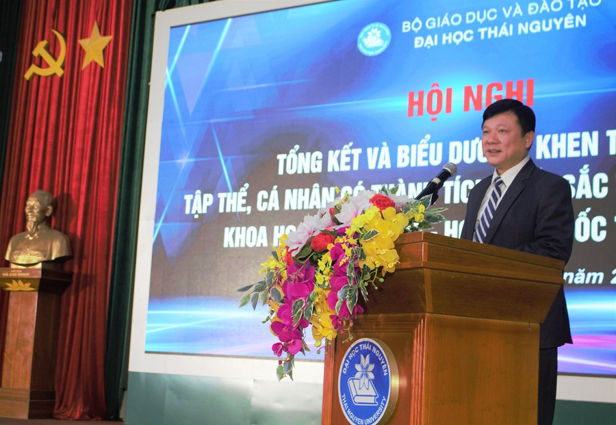 PGS.TS Hoàng Văn Hùng, Giám đốc Đại học Thái Nguyên phát biểu tại Hội nghị.