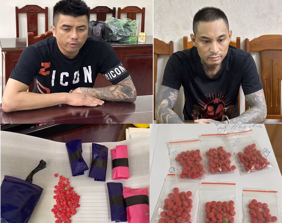 Lê Quang Huy (trái) và Trần Trọng Chiến cùng tang vật tại cơ quan công an. (Ảnh: CATH)