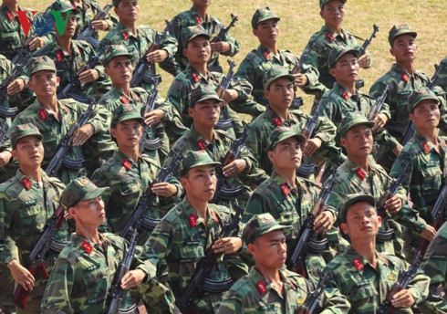 bất chấp nắng nóng, điện biên tích cực tập luyện cho lễ diễu binh 30/4 hình 2 bat chap nang nong, dien bien tich cuc tap luyen cho le dieu binh 30/4 hinh 2