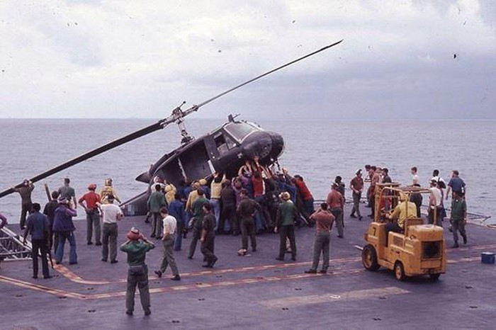 Tại sao tàu Mỹ ném máy bay xuống biển năm 1975? ảnh 6 Tại sao tàu Mỹ ném máy bay xuống biển năm 1975? ảnh 6