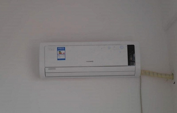 Đặt 1 chiếc tất lên điều hòa giúp giải quyết vấn đề gia đình Đặt 1 chiếc tất lên điều hòa giúp giải quyết vấn đề gia đình