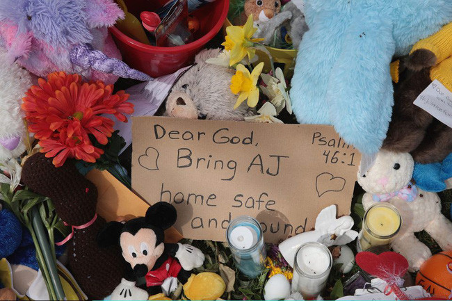 Báo tin con trai mất tích bí ẩn trên giường ngủ, cảnh sát điều tra nhanh chóng lật tẩy được sự giả tạo của cha mẹ - Ảnh 4.