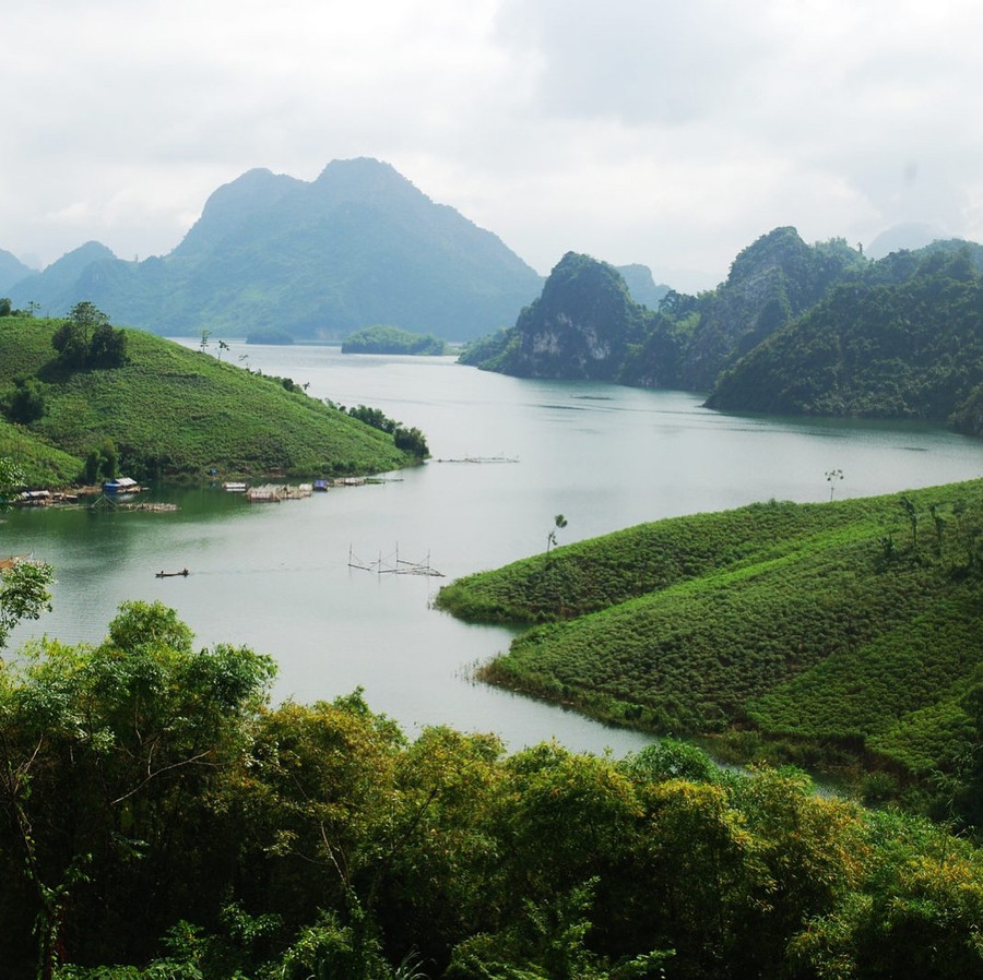 Cảnh sắc thiên nhiên cùng bản sắc văn hóa bản địa của Hòa Bình luôn có sức hút lớn đối với du lịch nghỉ dưỡng Cảnh sắc thiên nhiên cùng bản sắc văn hóa bản địa của Hòa Bình luôn có sức hút lớn đối với du lịch nghỉ dưỡng