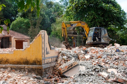 Chánh điện chùa bị phá bỏ hoàn toàn để làm mới. Ảnh: Võ Thạnh