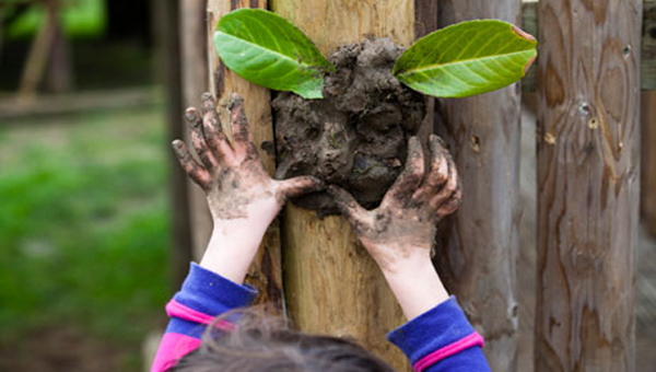 Nghiên cứu chỉ ra: Trẻ dễ bị ốm đau vì không được nghịch bẩn ảnh 1
