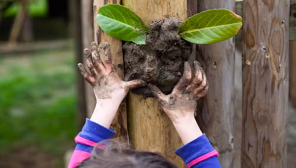 Nghiên cứu chỉ ra: Trẻ dễ bị ốm đau vì không được nghịch bẩn ảnh 1