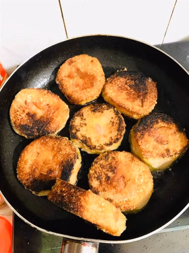 Làm mâm cơm mời mẹ bạn trai, hôm sau cô gái bị chê nóng tính và không tinh tế chỉ vì 1 món-2