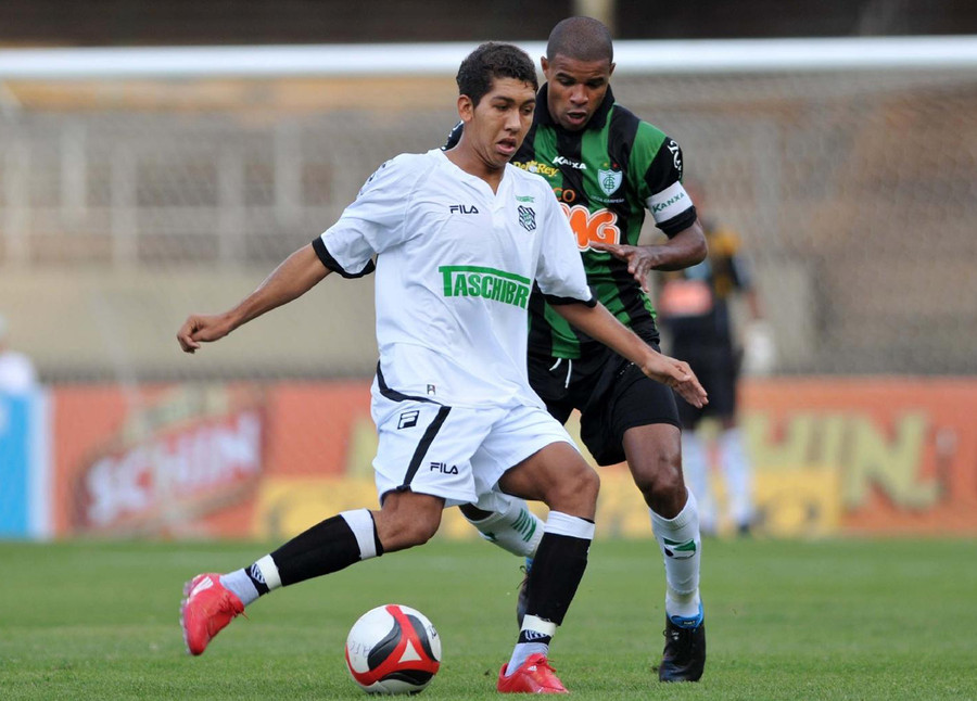 Ngay từ nhỏ, Firmino đã có ý thức thoát nghèo từ bóng đá Ngay từ nhỏ, Firmino đã có ý thức thoát nghèo từ bóng đá