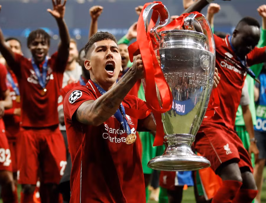 Roberto Firmino: Từ quá khứ nghèo khó trở thành siêu sao bóng đá