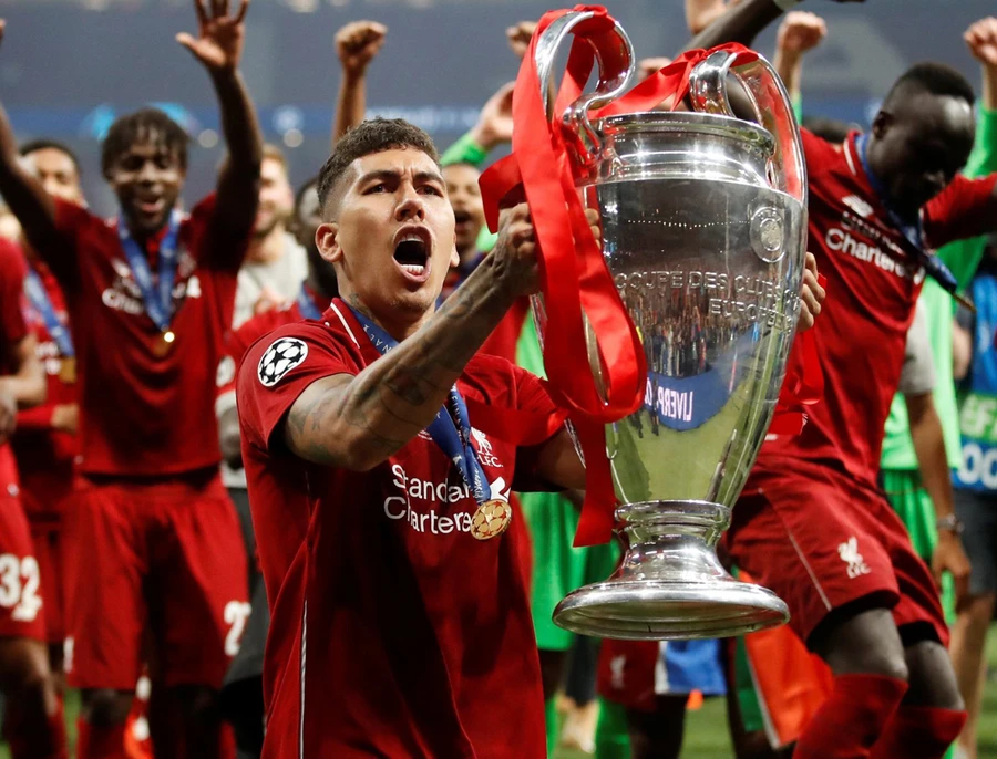 Roberto Firmino: Từ quá khứ nghèo khó trở thành siêu sao bóng đá