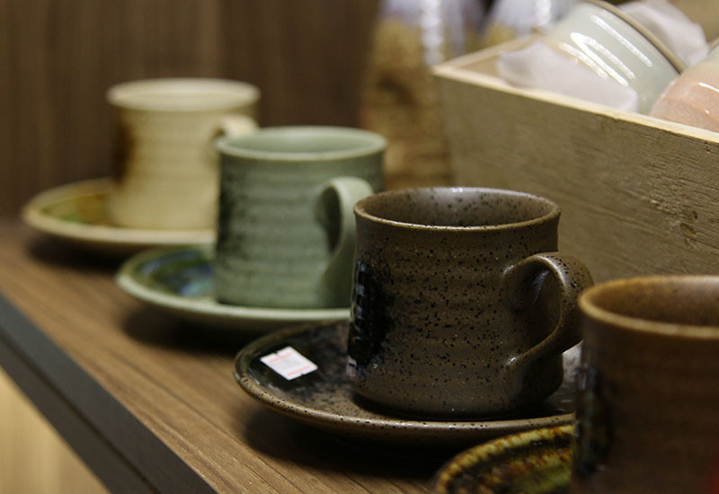 Không chỉ có gốm Việt, phiên chợ còn bán cả những sản phẩm gốm Nhật Bản tinh xảo Không chỉ có gốm Việt, phiên chợ còn bán cả những sản phẩm gốm Nhật Bản tinh xảo