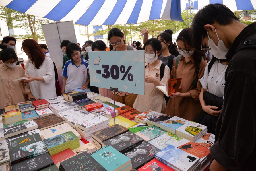 Ngày hội sách cũng nhằm thúc đẩy văn hoá đọc trong cộng đồng. Ngày hội sách cũng nhằm thúc đẩy văn hoá đọc trong cộng đồng.