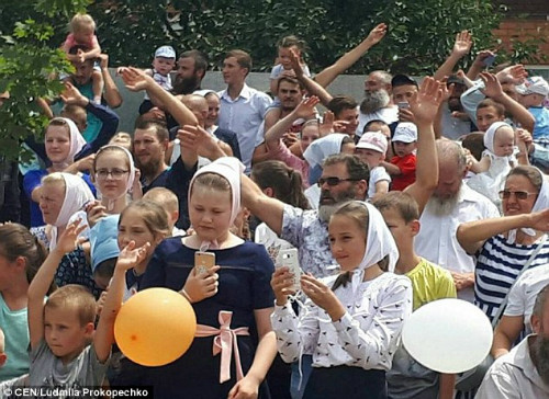 Cách đây vài ngày, gia đình ông Pavel chính thức được công nhận là gia đình lớn nhất ở Ukraine. Hiện tại, họ đã nộp đơn lên tổ chức kỷ lục thế giới Guinness đề nghị công nhận là gia đình lớn nhất hành tinh.