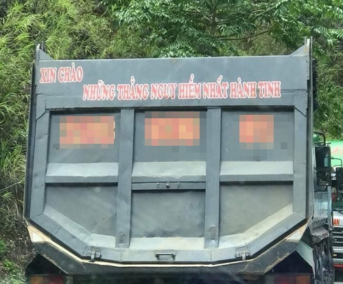 Lời chào của bác tài bá đạo.