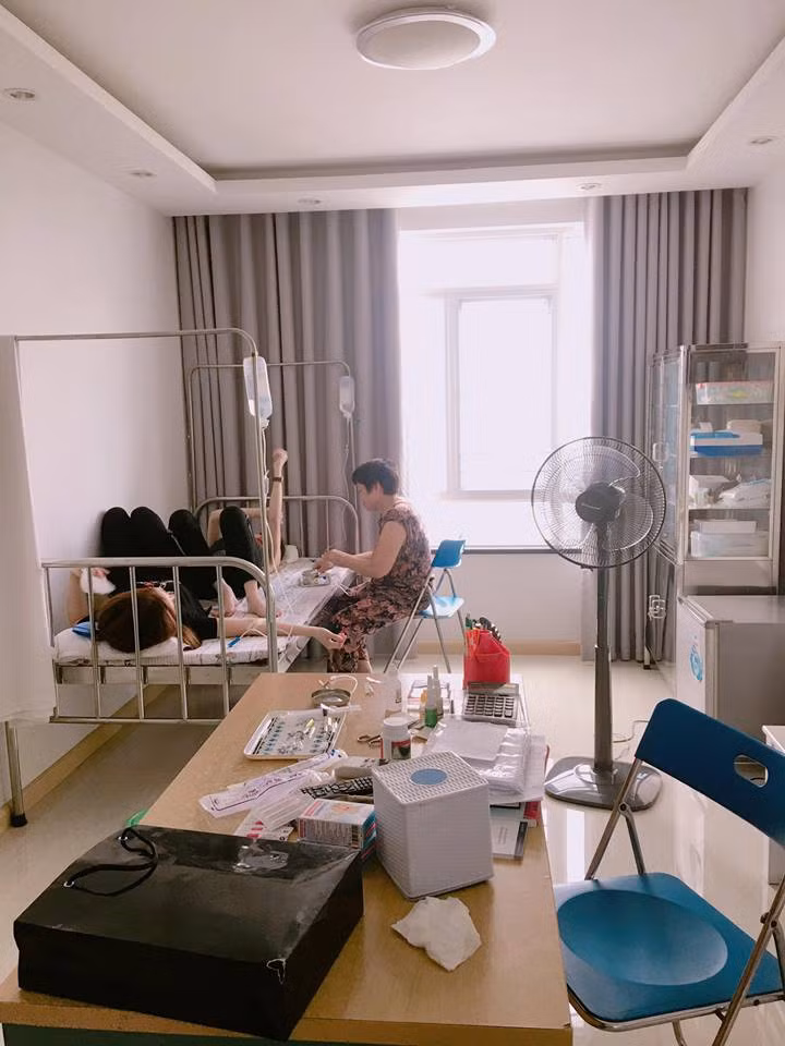 Việc tiêm truyền trắng rất dễ dàng, dễ thực hiện. Hình ảnh được quảng cáo trên một fanpage kinh doanh dịch vụ tiêm trắng da.