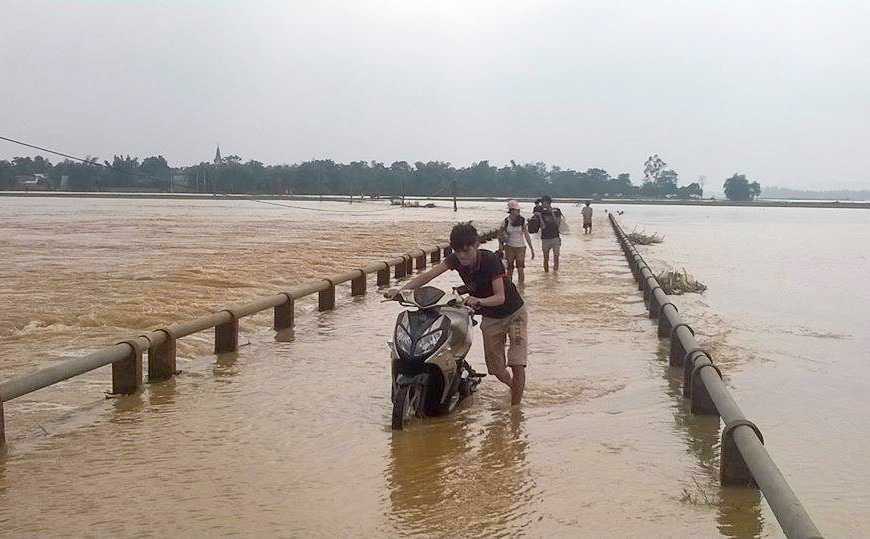 Mưa kéo dài gây nguy cơ ngập lụt ở những vùng trũng (ảnh tư liệu năm 2017) Mưa kéo dài gây nguy cơ ngập lụt ở những vùng trũng (ảnh tư liệu năm 2017)