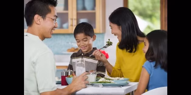 Tôi trót để con bỏng nước sôi khi huấn luyện việc nhà Toi trot de con bong nuoc soi khi huan luyen viec nha