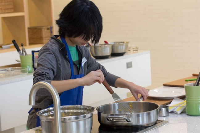 Toi trot de con bong nuoc soi khi huan luyen viec nha