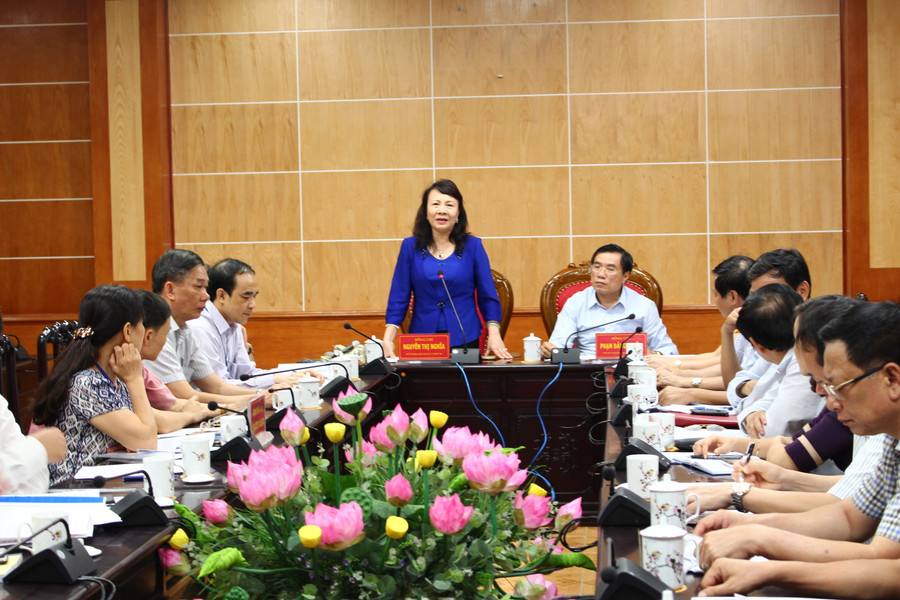 Thứ trưởng Nguyễn Thị Nghĩa làm việc với Ban chỉ đạo kỳ thi THPT quốc gia năm 2015 tại Thanh Hóa