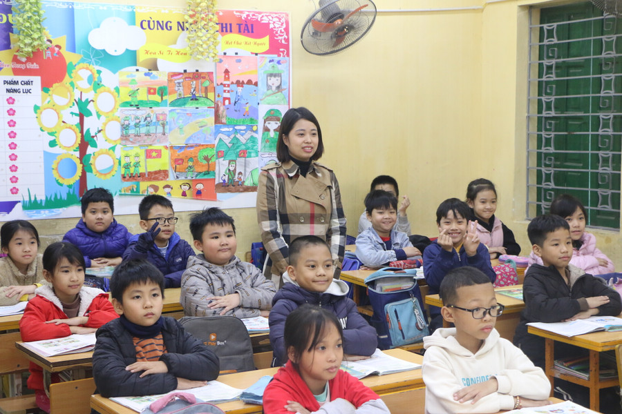 Hiện toàn Trường Tiểu học Kim Chung A có 901 học sinh. Hiện toàn Trường Tiểu học Kim Chung A có 901 học sinh.