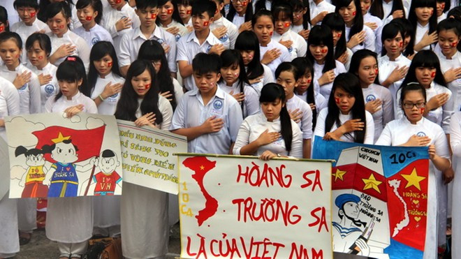 Lễ chào cờ nhớ Bác, hướng về biển đảo quê hương