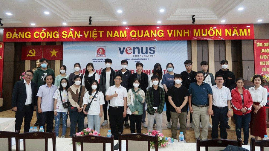 Buổi tư vấn về chương trình đào tạo hướng nghiệp ngành Quản lý tòa nhà do Trường CĐXD TP.HCM và Venuscorp tổ chức trong ngày 16/6/2022 Buổi tư vấn về chương trình đào tạo hướng nghiệp ngành Quản lý tòa nhà do Trường CĐXD TP.HCM và Venuscorp tổ chức trong ngày 16/6/2022