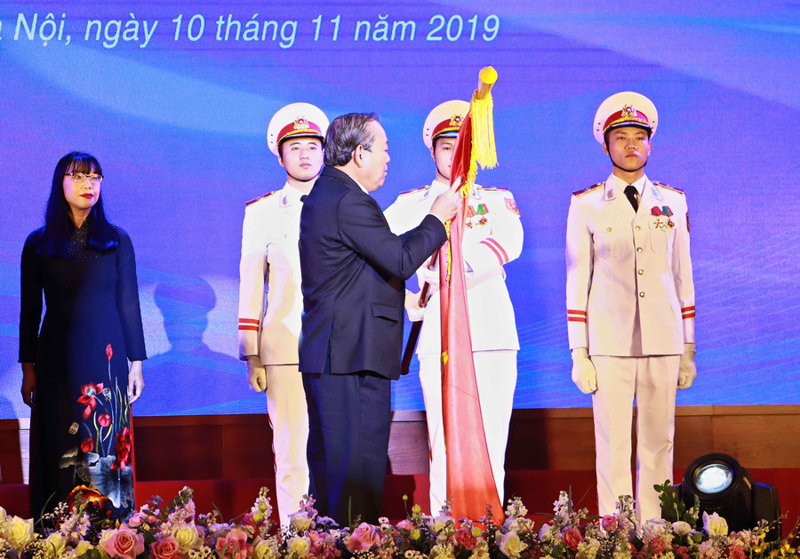 Giữ vị trí tiên phong trong nghiên cứu và phát triển khoa học pháp lý ảnh 2 Giữ vị trí tiên phong trong nghiên cứu và phát triển khoa học pháp lý ảnh 2
