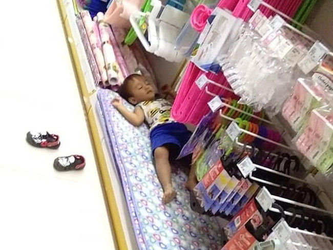 Chùm ảnh chứng minh logic của trẻ chính là "phi logic" - Ảnh 7. Chùm ảnh chứng minh logic của trẻ chính là "phi logic" - Ảnh 7.