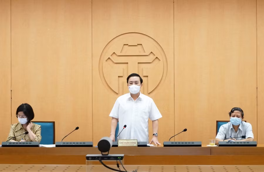 Phó Bí thư Thành ủy, Chủ tịch HĐND thành phố, Chủ tịch Ủy ban Bầu cử thành phố Hà Nội Nguyễn Ngọc Tuấn phát biểu tại hội nghị