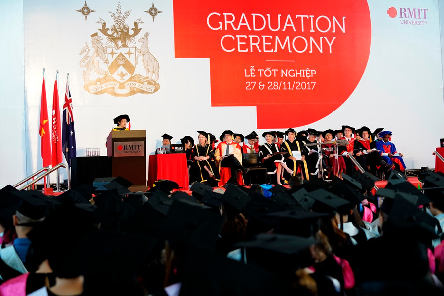 Quang cảnh lễ tốt nghiệp