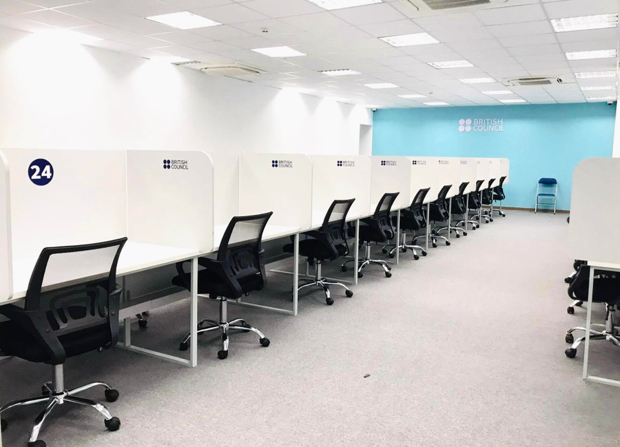 Phòng thi hiện đại tại điểm thi IELTS mới ở TPHCM của Hội đồng Anh. Phòng thi hiện đại tại điểm thi IELTS mới ở TPHCM của Hội đồng Anh.