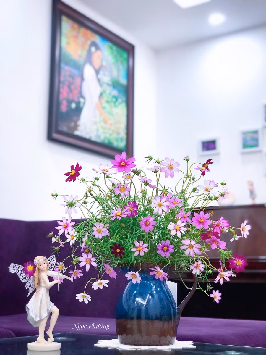 Một chiếc bình sữa cổ điển với sắc màu và dáng vẻ quen thuộc