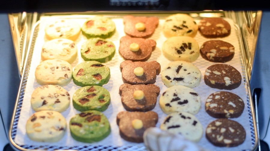 Nướng bằng nồi chiên không dầu ở 150 độ 15 phút. Lò nướng thì tăng 10 độ.