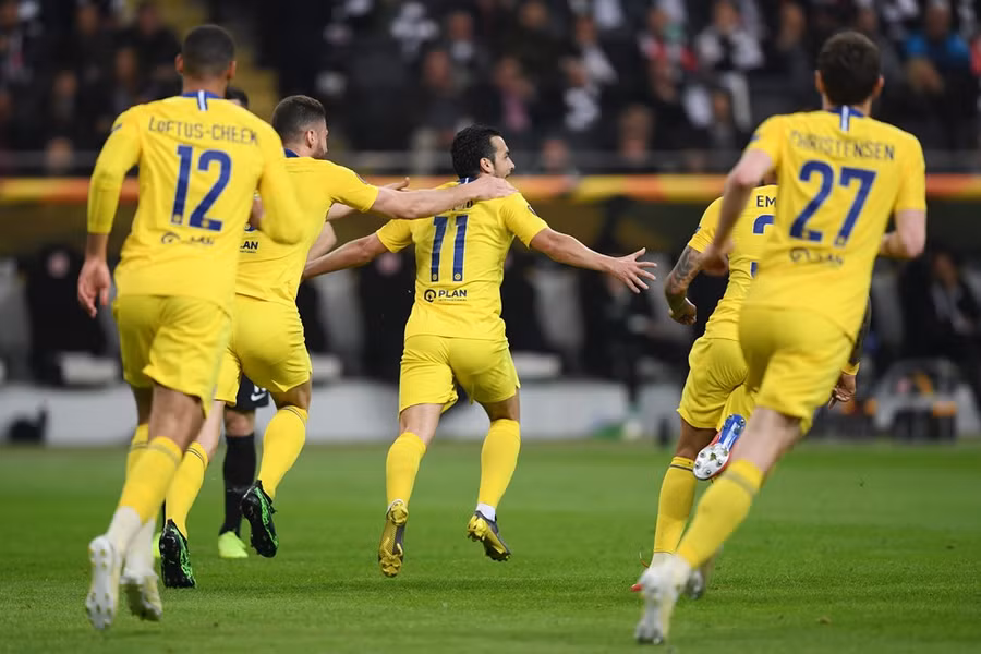 Chelsea cầm hòa Franfurt 1-1