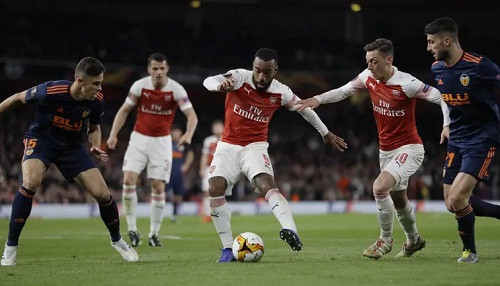 Arsenal có cách biệt hai bàn nhưng Valencia có bàn thắng trên sân khách sau trận lượt đi Arsenal có cách biệt hai bàn nhưng Valencia có bàn thắng trên sân khách sau trận lượt đi