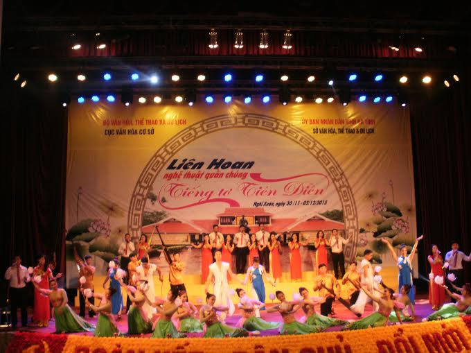 Bế mạc liên hoan nghệ thuật quần chúng “Tiếng tơ Tiên Điền”
