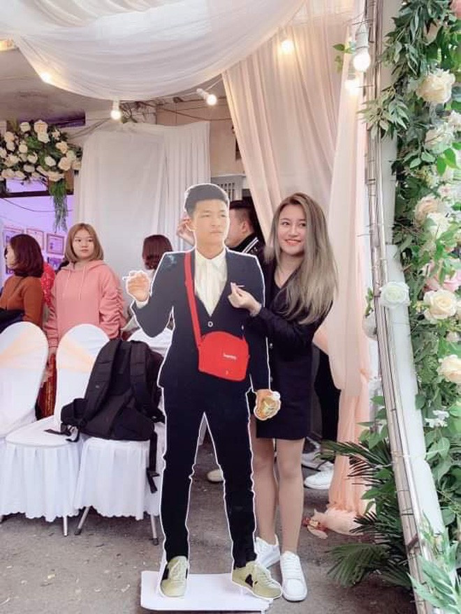 Chẳng mất phong bì, đây là cách thanh niên xuất hiện ấn tượng ở hôn lễ bạn thân ảnh 3 Chẳng mất phong bì, đây là cách thanh niên xuất hiện ấn tượng ở hôn lễ bạn thân ảnh 3