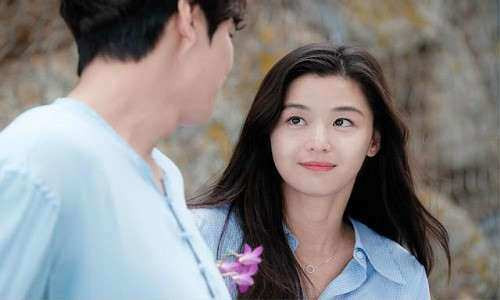 Lấy chồng giàu có, không ai ngờ có ngày cô dâu phải chạy trốn khỏi căn biệt thự lúc nửa đêm 