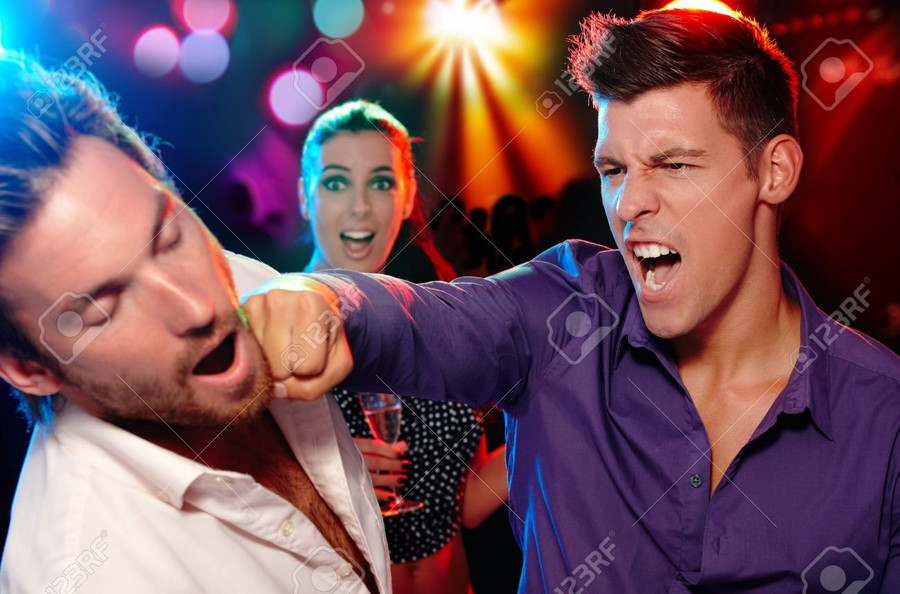 Đàn ông ghen khác đàn bà như thế nào? ảnh 1