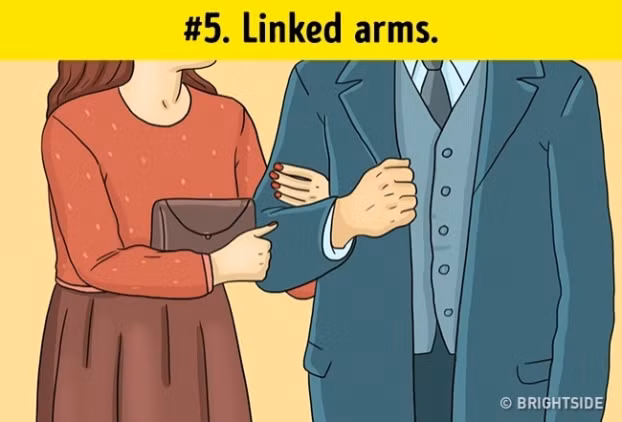 Cách nắm tay tiết lộ điều gì về tình yêu của hai bạn? 4