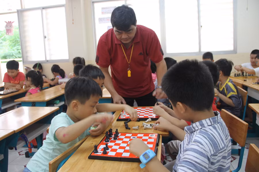 Buổi sinh hoạt của CLB cờ vua của Trường TH Nguyễn Bỉnh Khiêm.