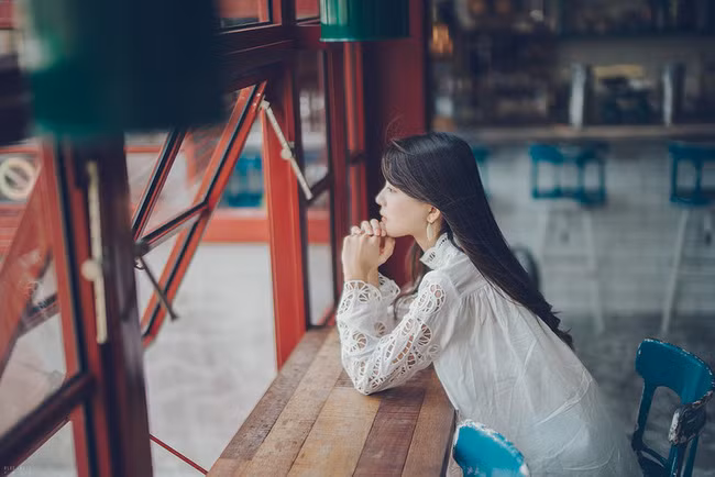 Mời người yêu cũ dự đám cưới, tôi không ngờ mình bị biến thành trò cười cho mấy trăm khách mời - Ảnh 2.